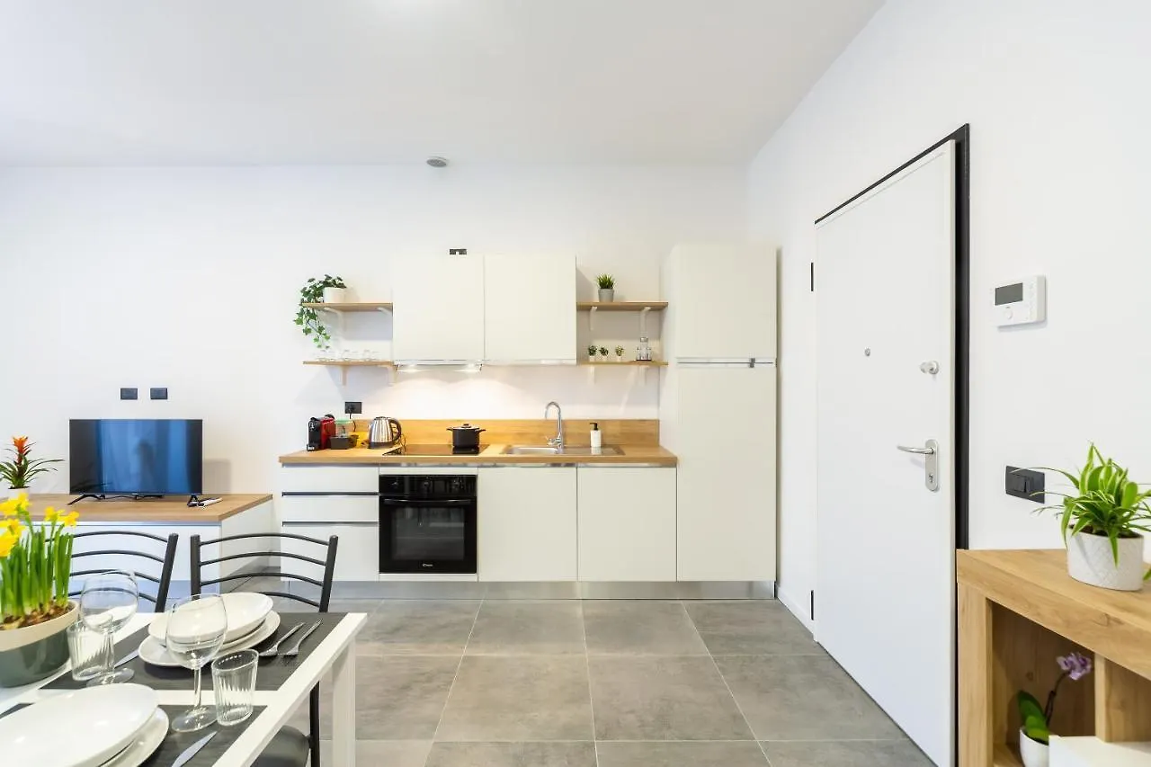 Khl Apartments Milano 0*,  Italia
